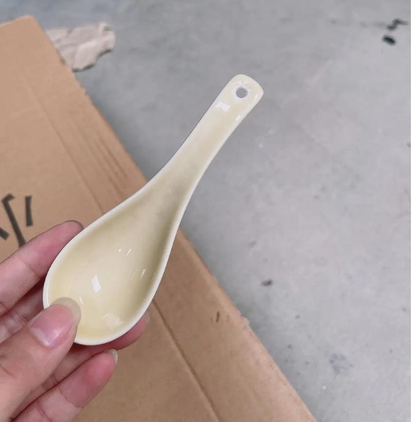 黄色勺子
